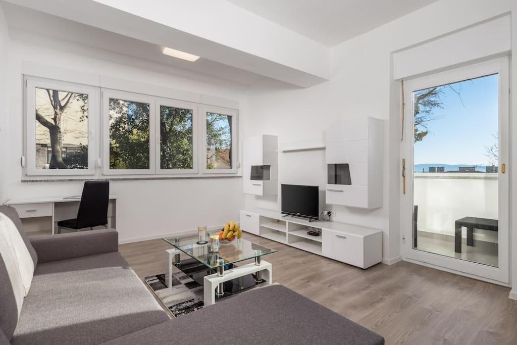 Apartman Jasmina 2 Fiume Esterno foto