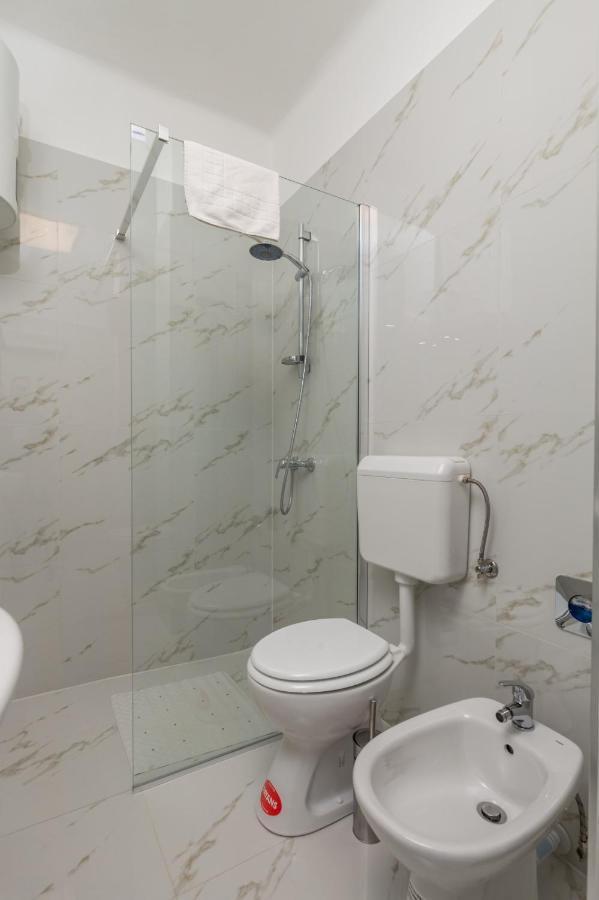 Apartman Jasmina 2 Fiume Esterno foto